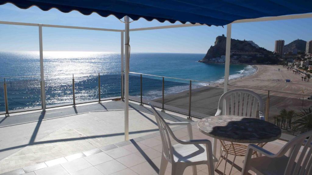 Apartamentos Ulia Benidorm Oda fotoğraf